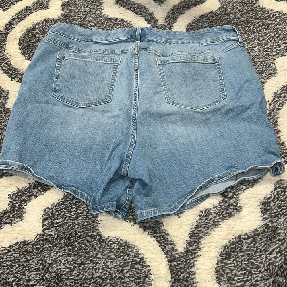 Torrid Bermuda Jean Shorts - Picture 3 of 4